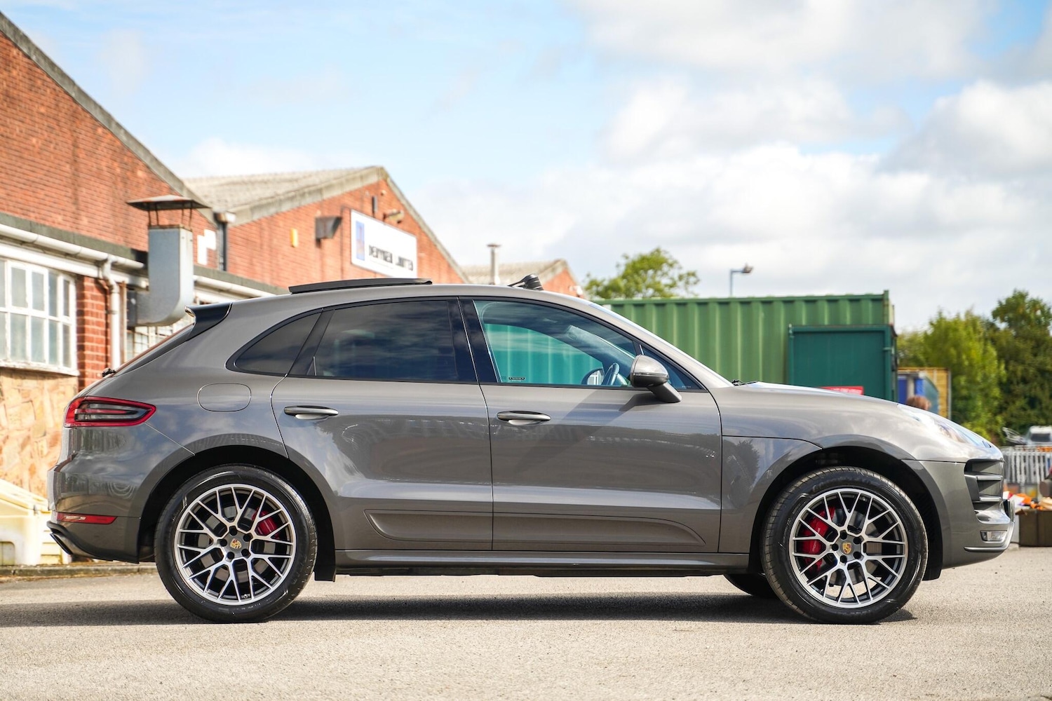Used Porsche Macan 2015 for sale - 76189747: Photo 42