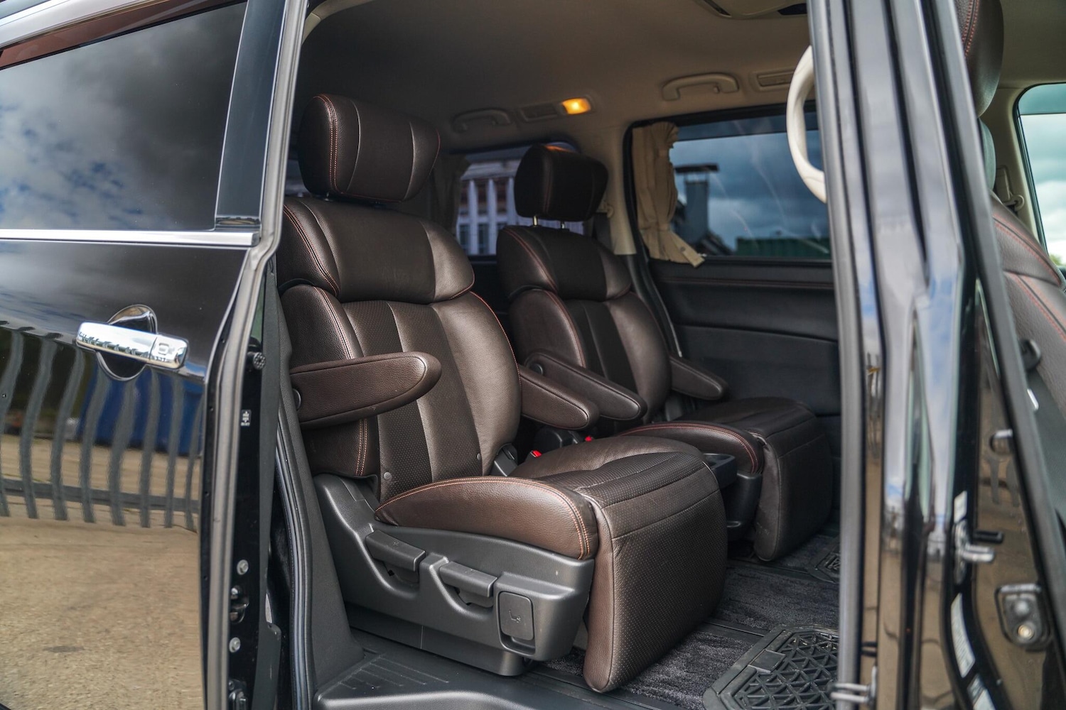 Used Nissan Elgrand 2020 for sale - 76370412: Photo 12