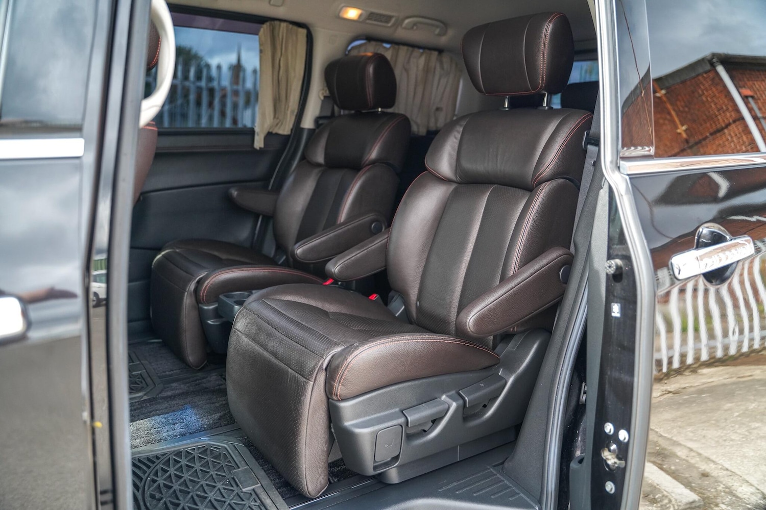 Used Nissan Elgrand 2020 for sale - 76370412: Photo 18