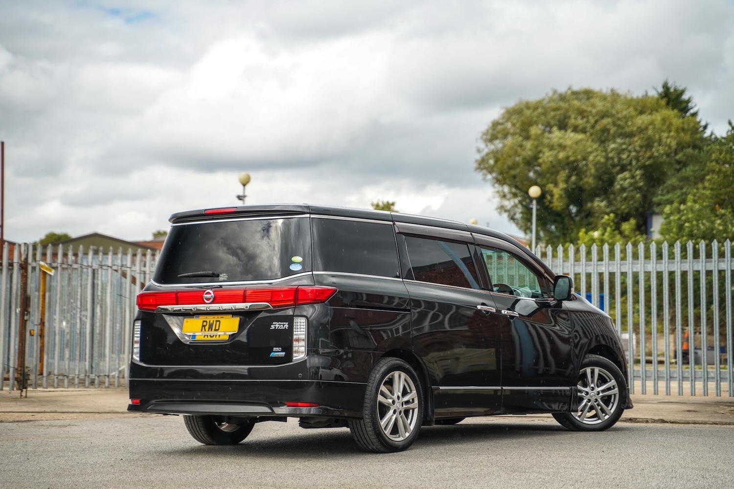 Used Nissan Elgrand 2020 for sale - 76370412: Photo 27