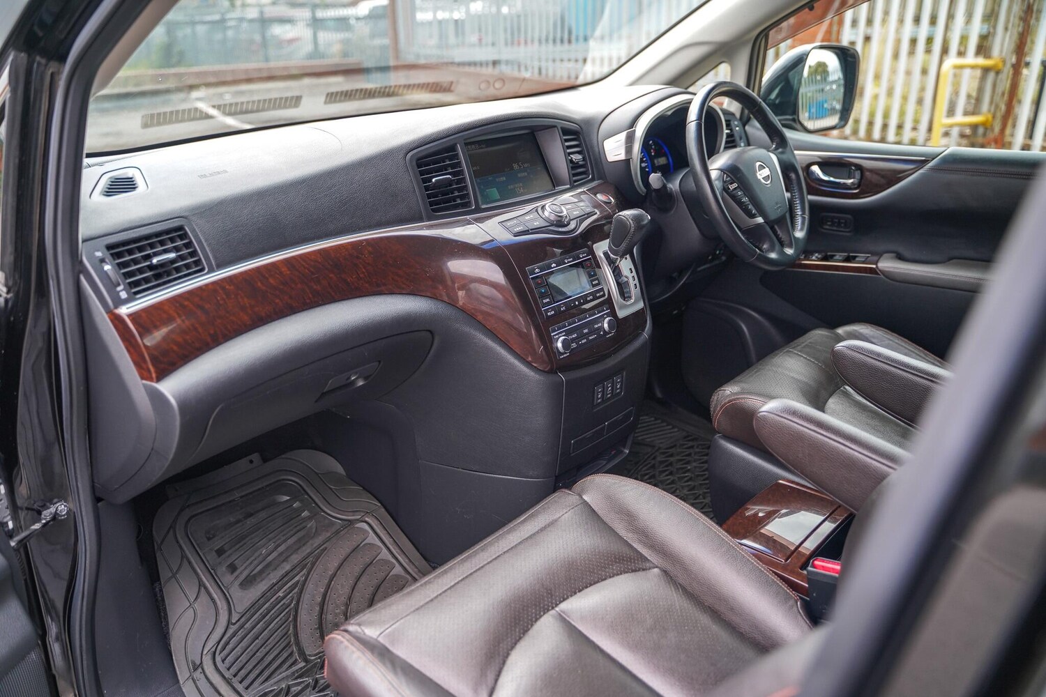 Used Nissan Elgrand 2020 for sale - 76370412: Photo 30