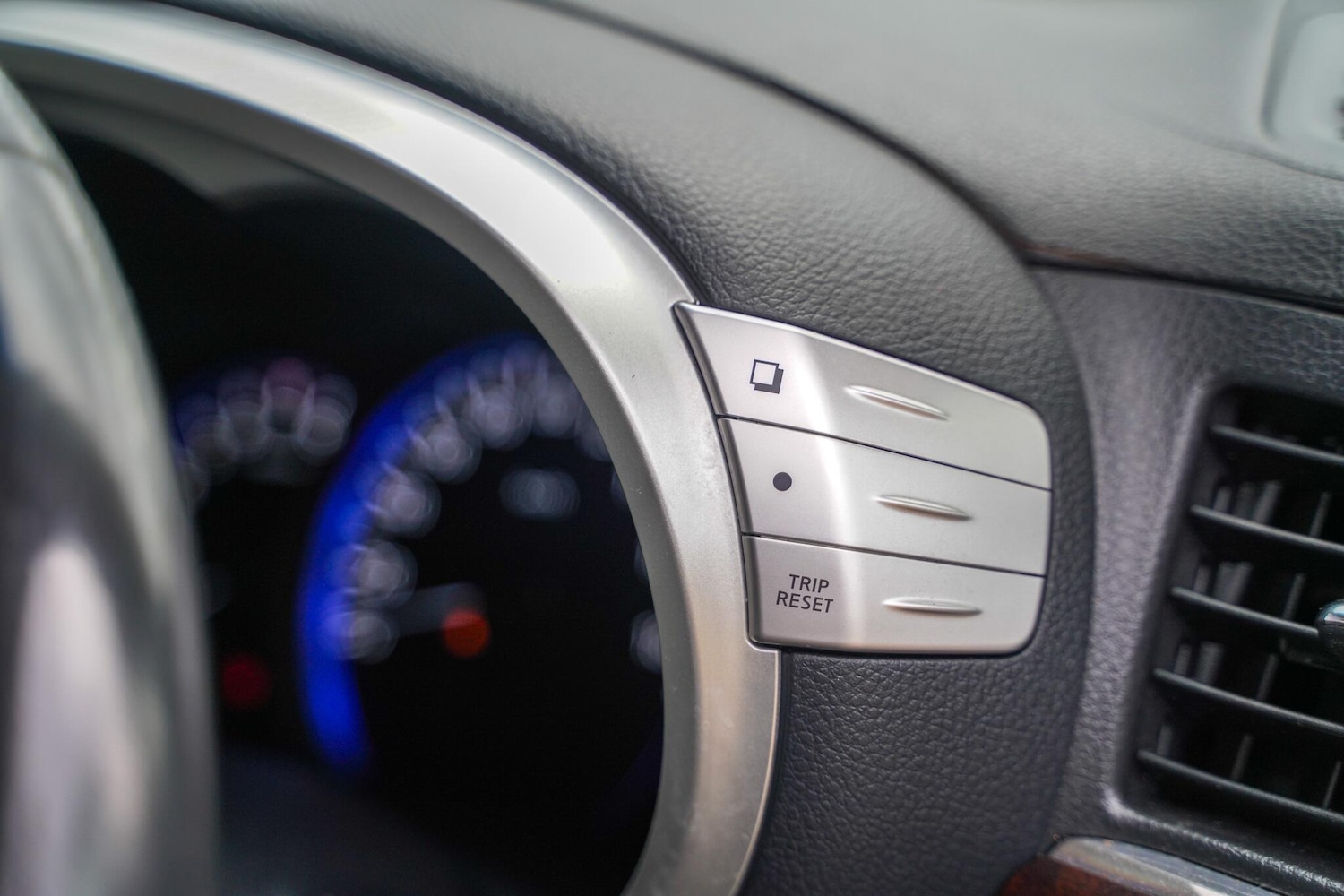 Used Nissan Elgrand 2020 for sale - 76370412: Photo 38