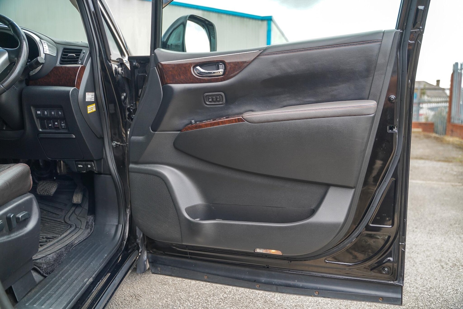 Used Nissan Elgrand 2020 for sale - 76370412: Photo 40