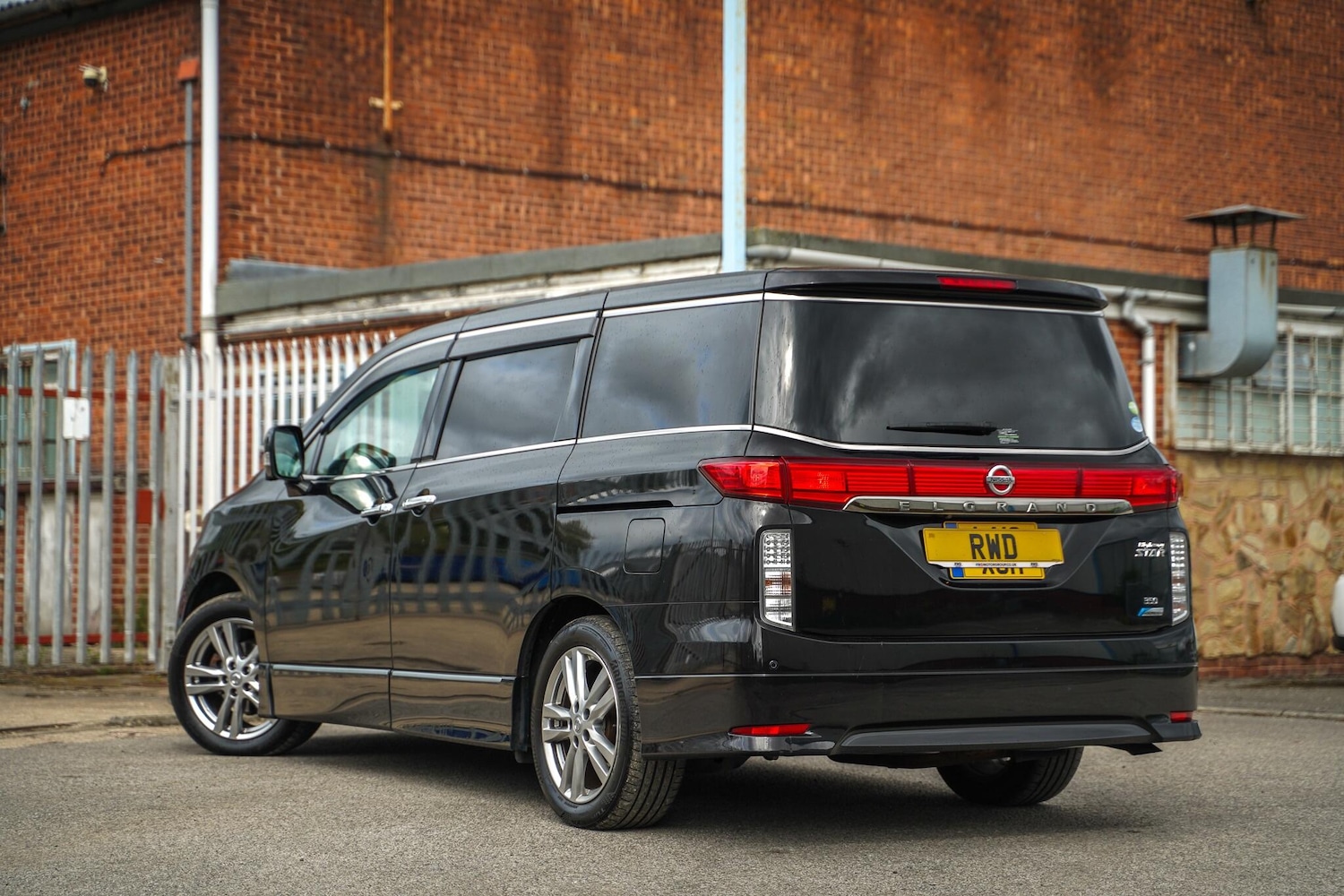 Used Nissan Elgrand 2020 for sale - 76370412: Photo 8