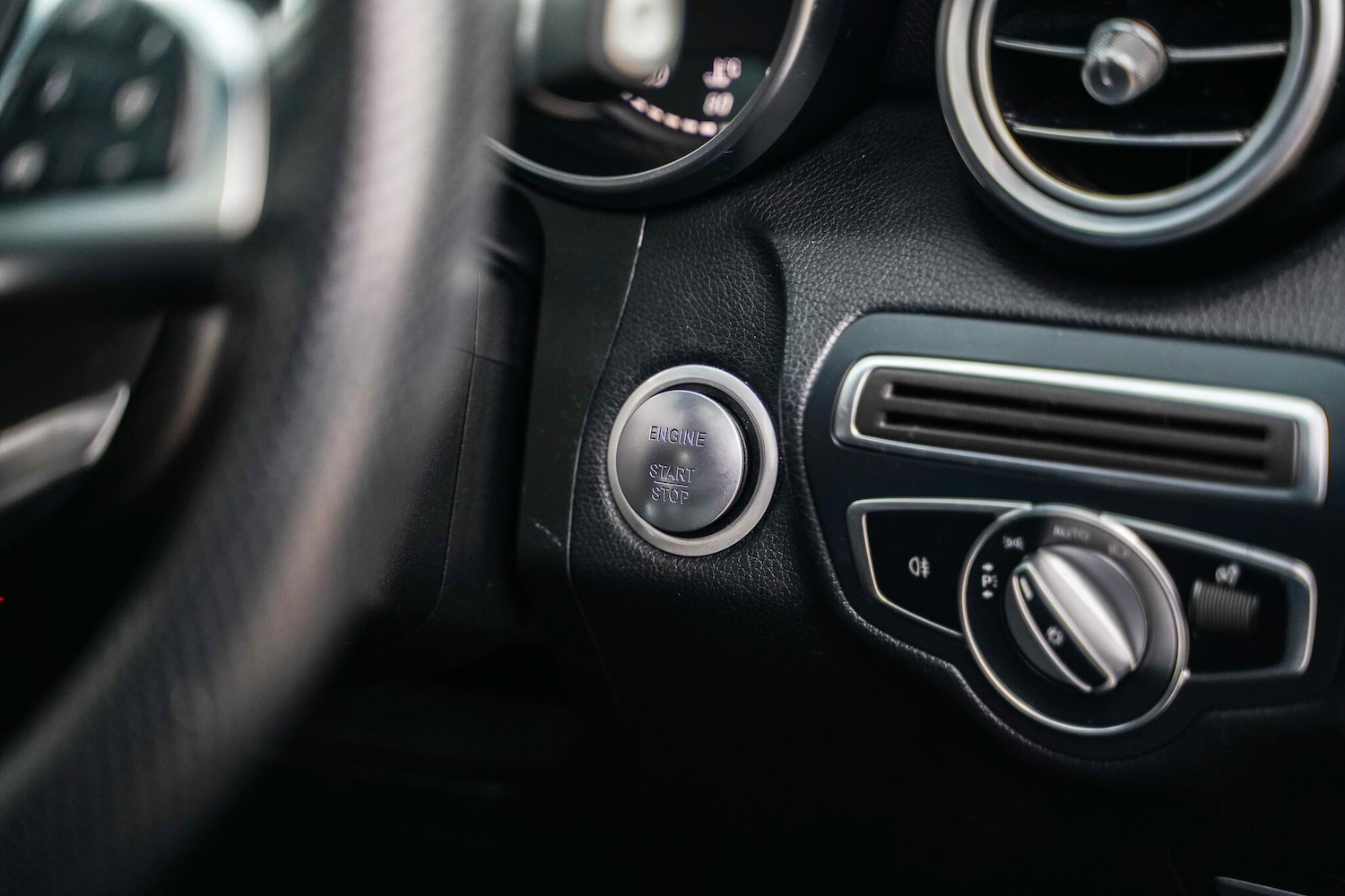 Used Mercedes-Benz GLC 2019 for sale - 77066470: Photo 31