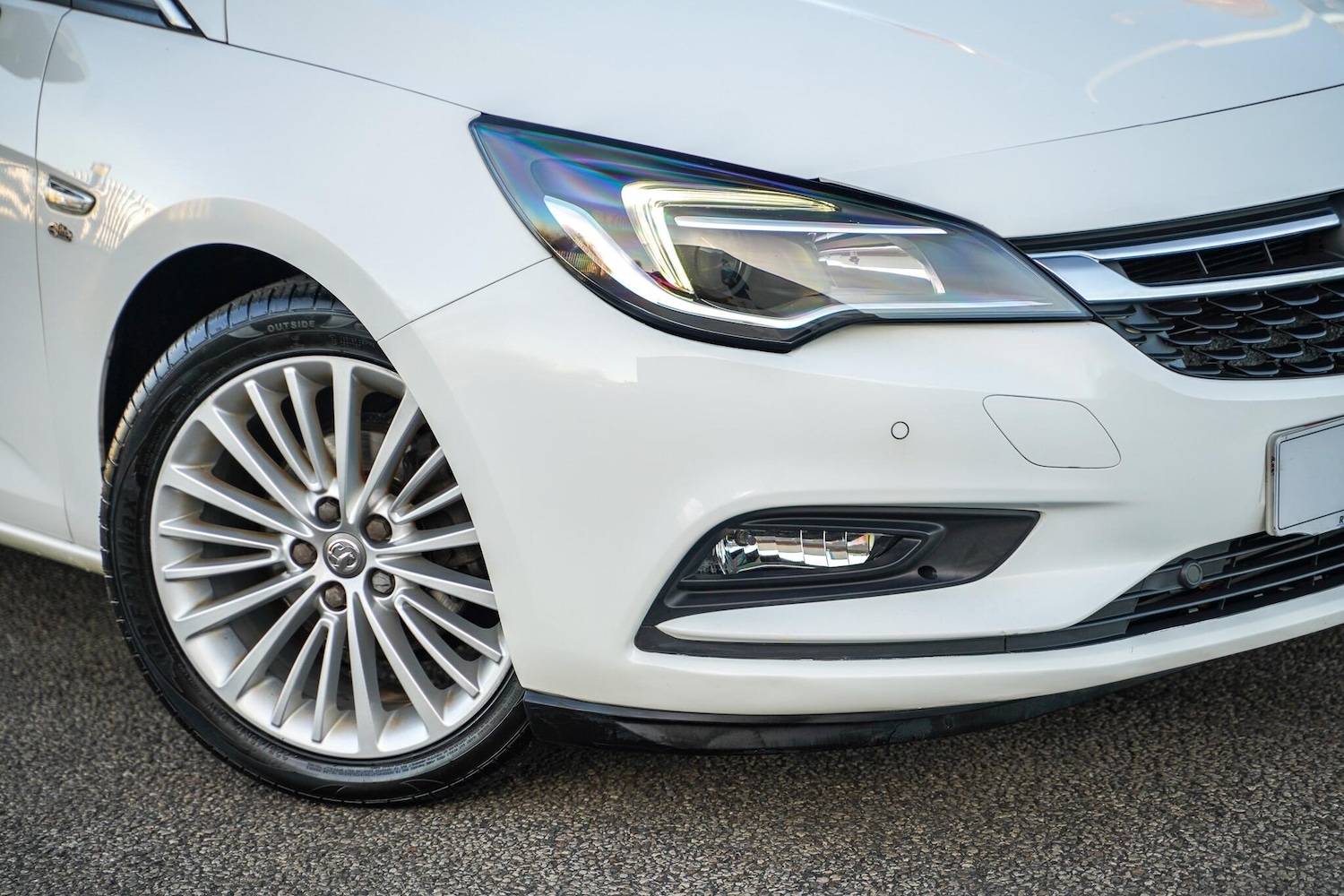 Used Vauxhall Astra 2018 for sale - 76714749: Photo 2