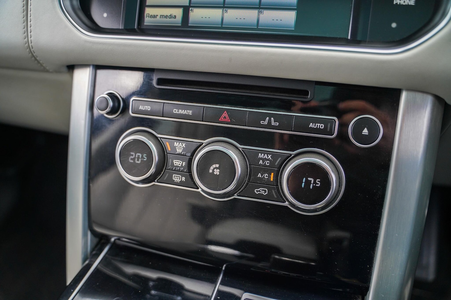 Used Land Rover Range Rover 2015 for sale - 76189846: Photo 30