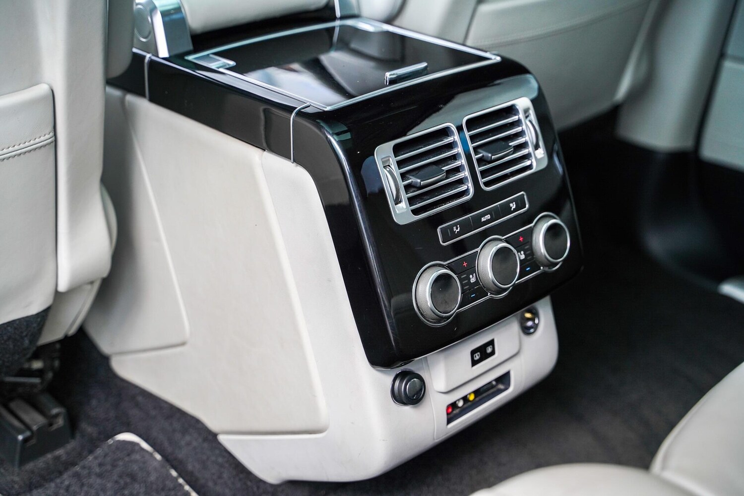 Used Land Rover Range Rover 2015 for sale - 76189846: Photo 42