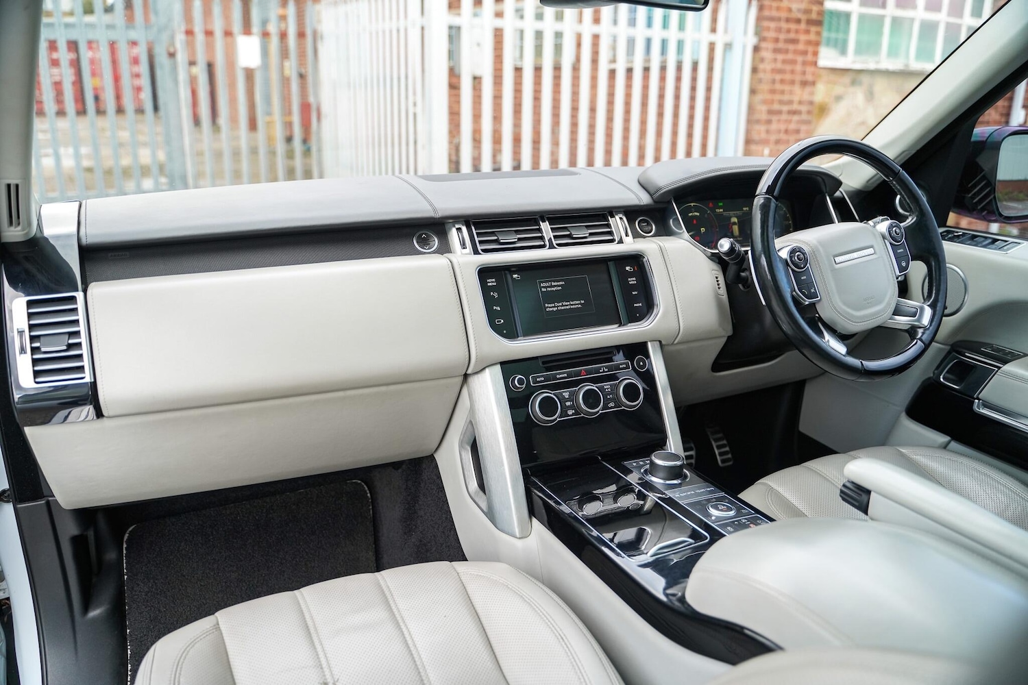 Used Land Rover Range Rover 2015 for sale - 76189846: Photo 8