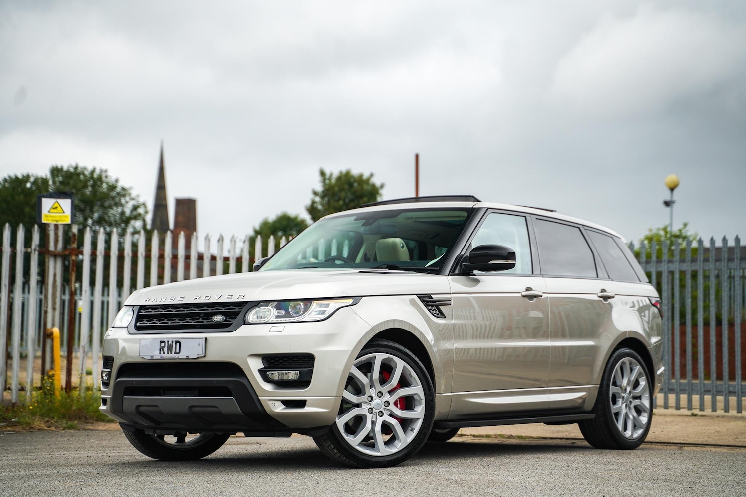 Used Land Rover Range Rover Sport 2015 for sale - 76898332: Photo 1