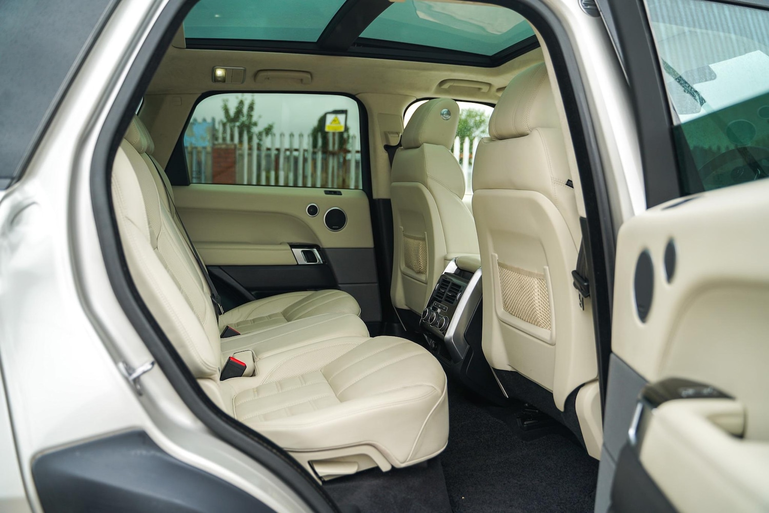 Used Land Rover Range Rover Sport 2015 for sale - 76898332: Photo 18