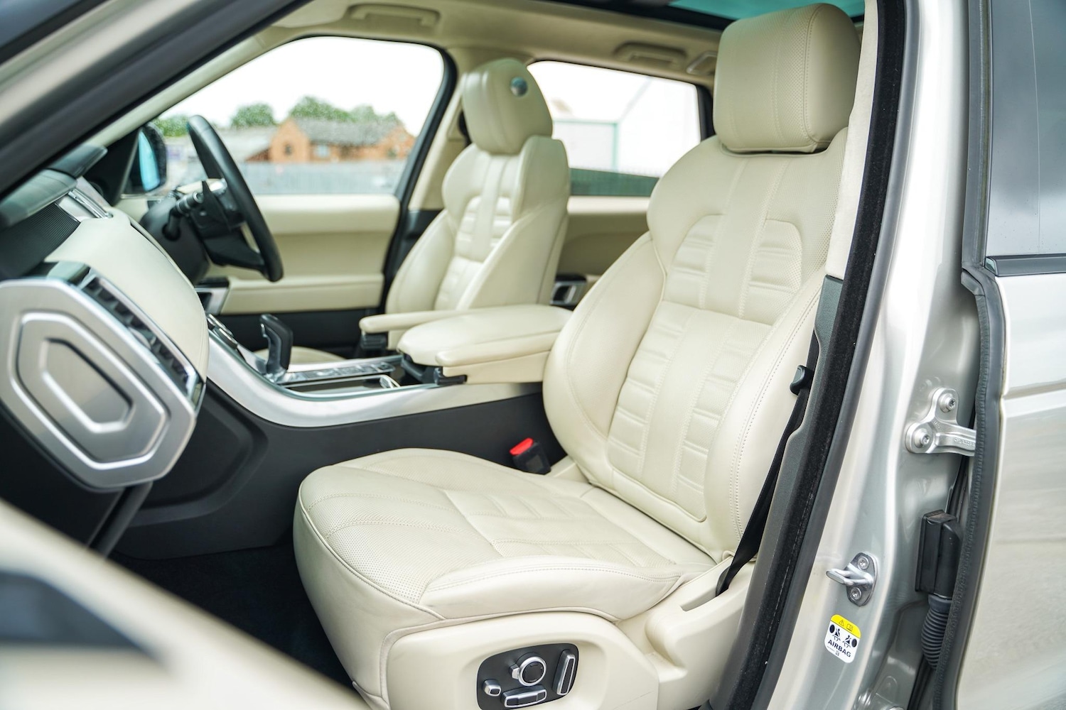 Used Land Rover Range Rover Sport 2015 for sale - 76898332: Photo 8