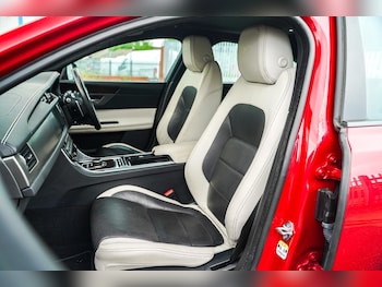 Used Jaguar XF 2017 for sale - 78834007: Photo