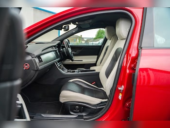 Used Jaguar XF 2017 for sale - 78834007: Photo