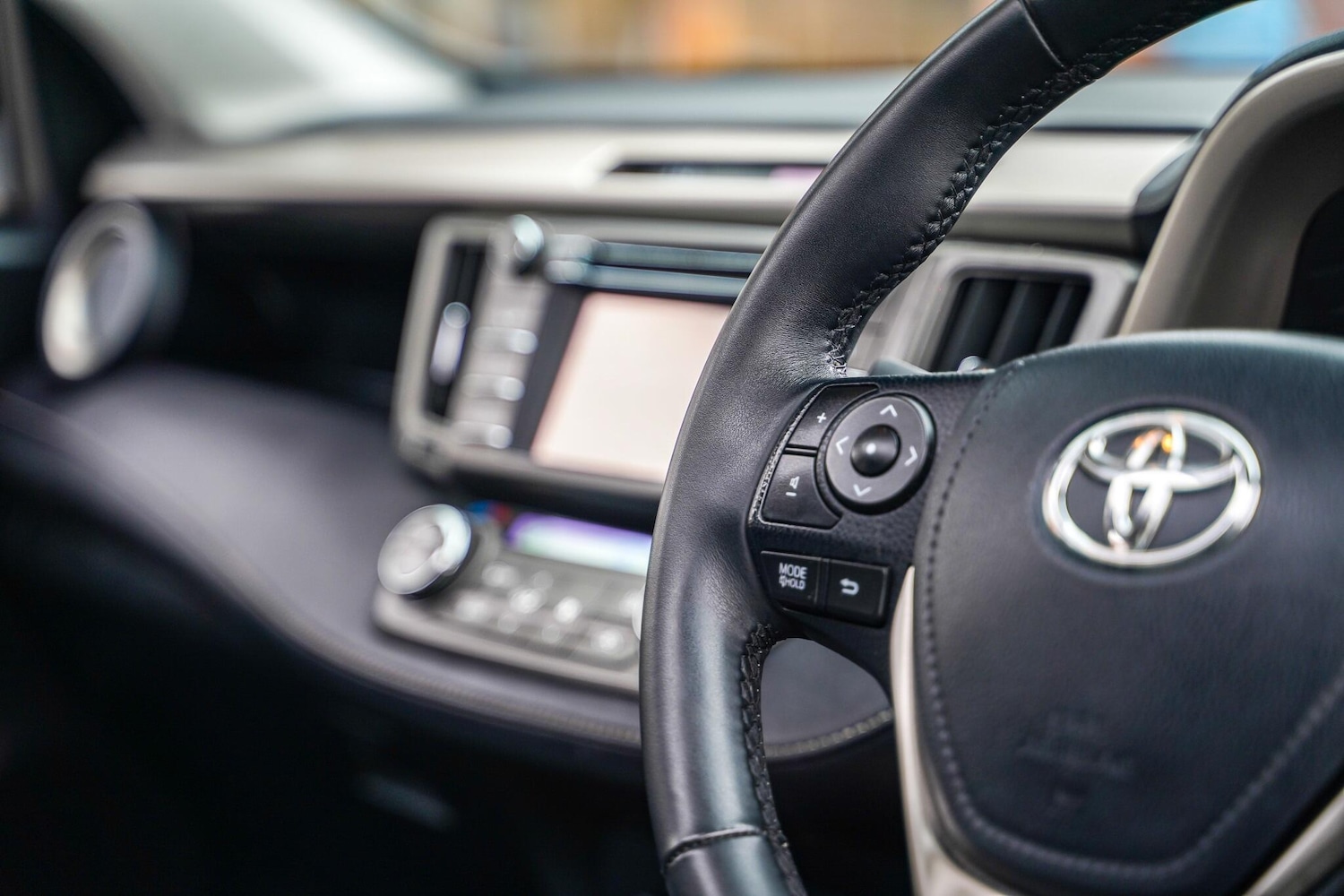 Used Toyota RAV4 2013 for sale - 77440550: Photo 42