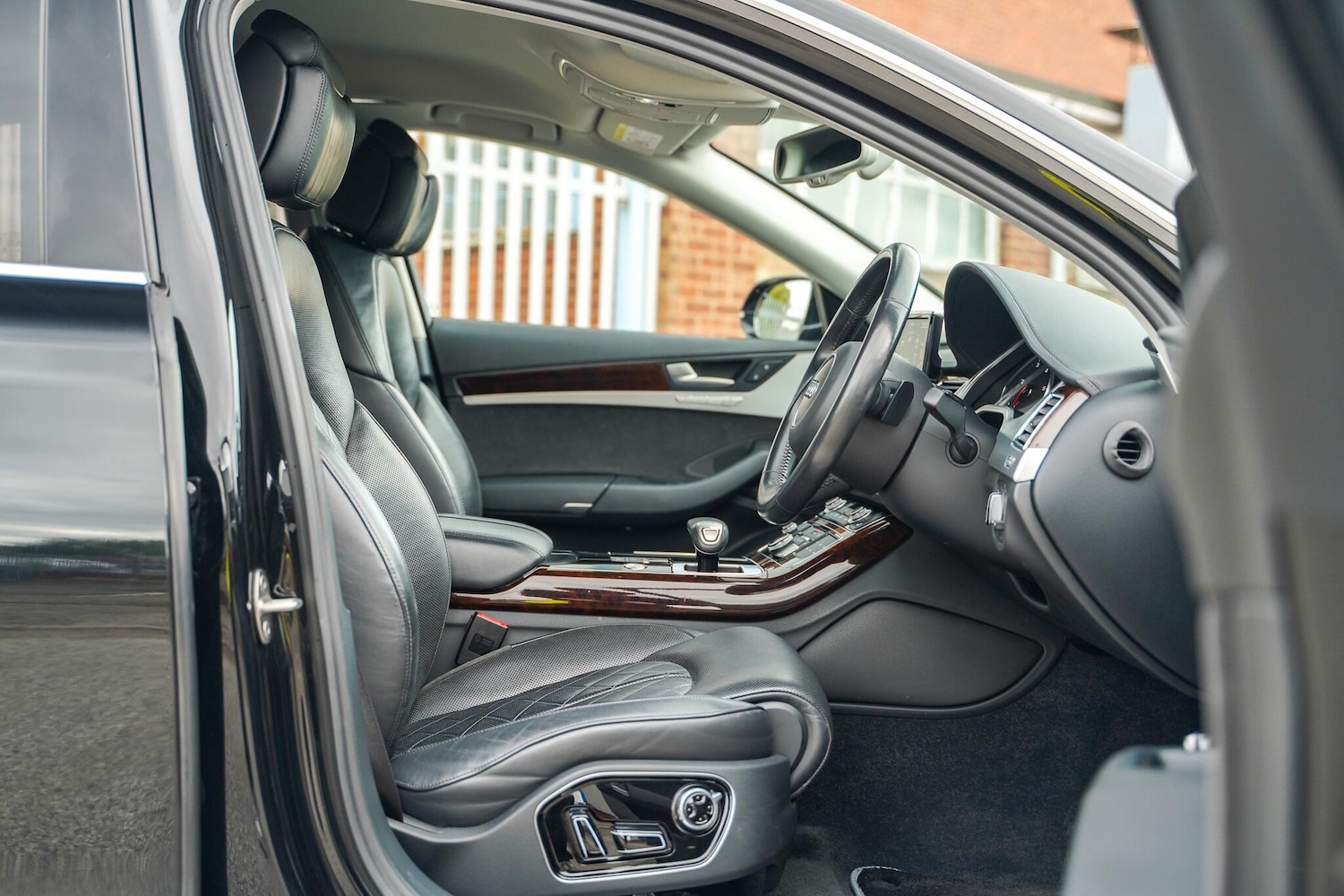 Used Audi A8 2017 for sale - 76214766: Photo 32