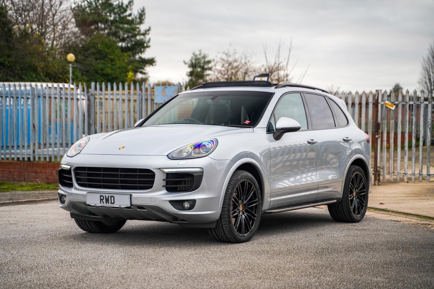 Used Porsche Cayenne 2015 for sale - 76596972: Photo 3
