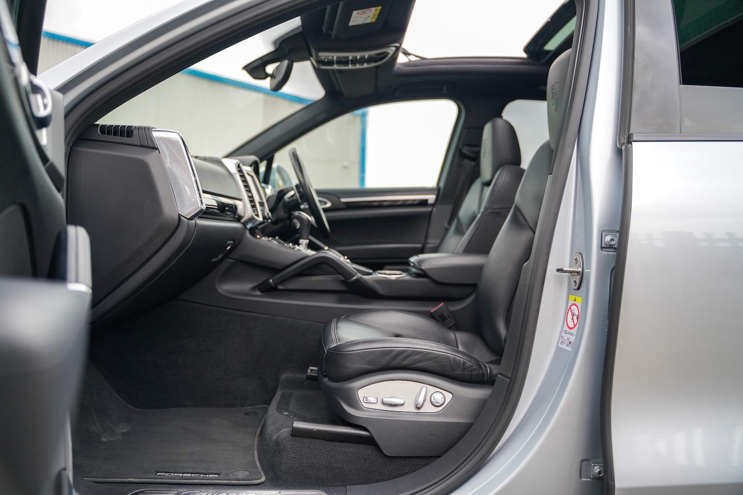 Used Porsche Cayenne 2015 for sale - 76596972: Photo 35