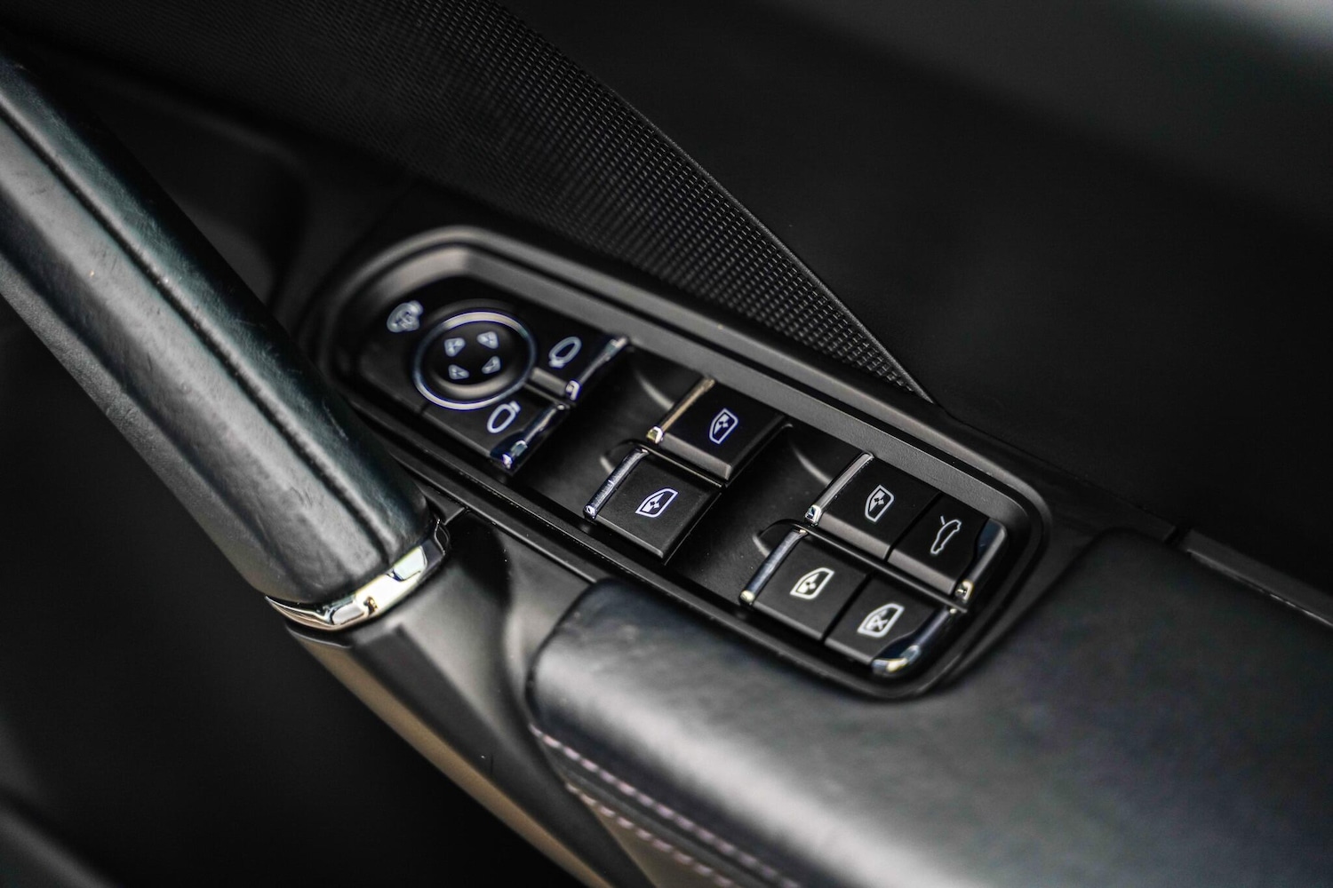 Used Porsche Cayenne 2015 for sale - 76596972: Photo 36