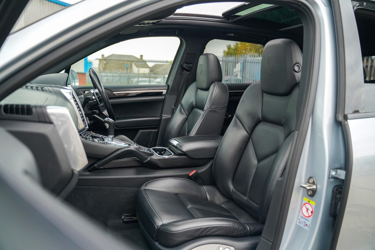 Used Porsche Cayenne 2015 for sale - 76596972: Photo 37