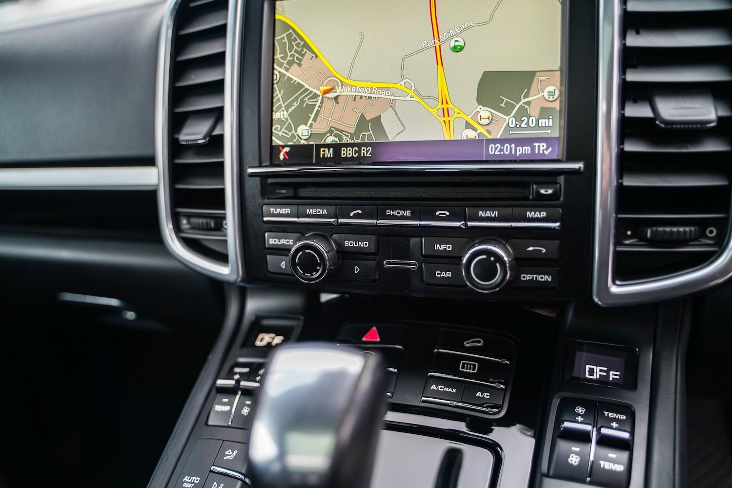 Used Porsche Cayenne 2015 for sale - 76596972: Photo 45