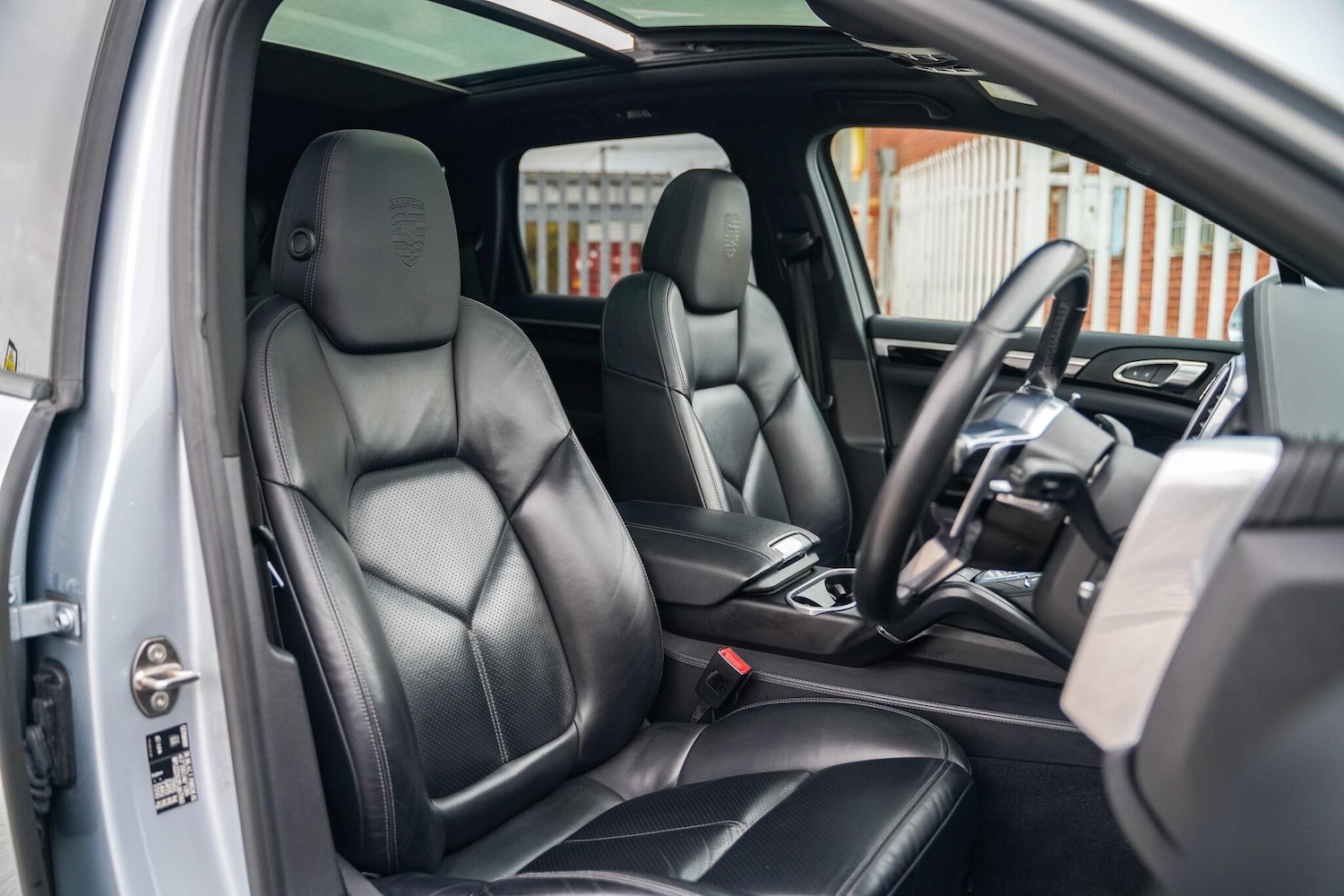 Used Porsche Cayenne 2015 for sale - 76596972: Photo 9