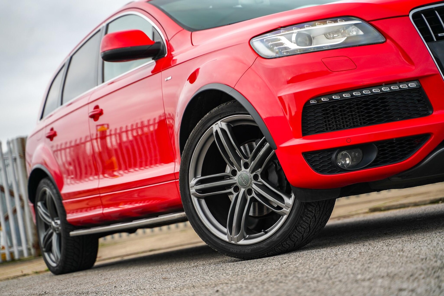 Used Audi Q7 for sale - 76596941: Photo 2