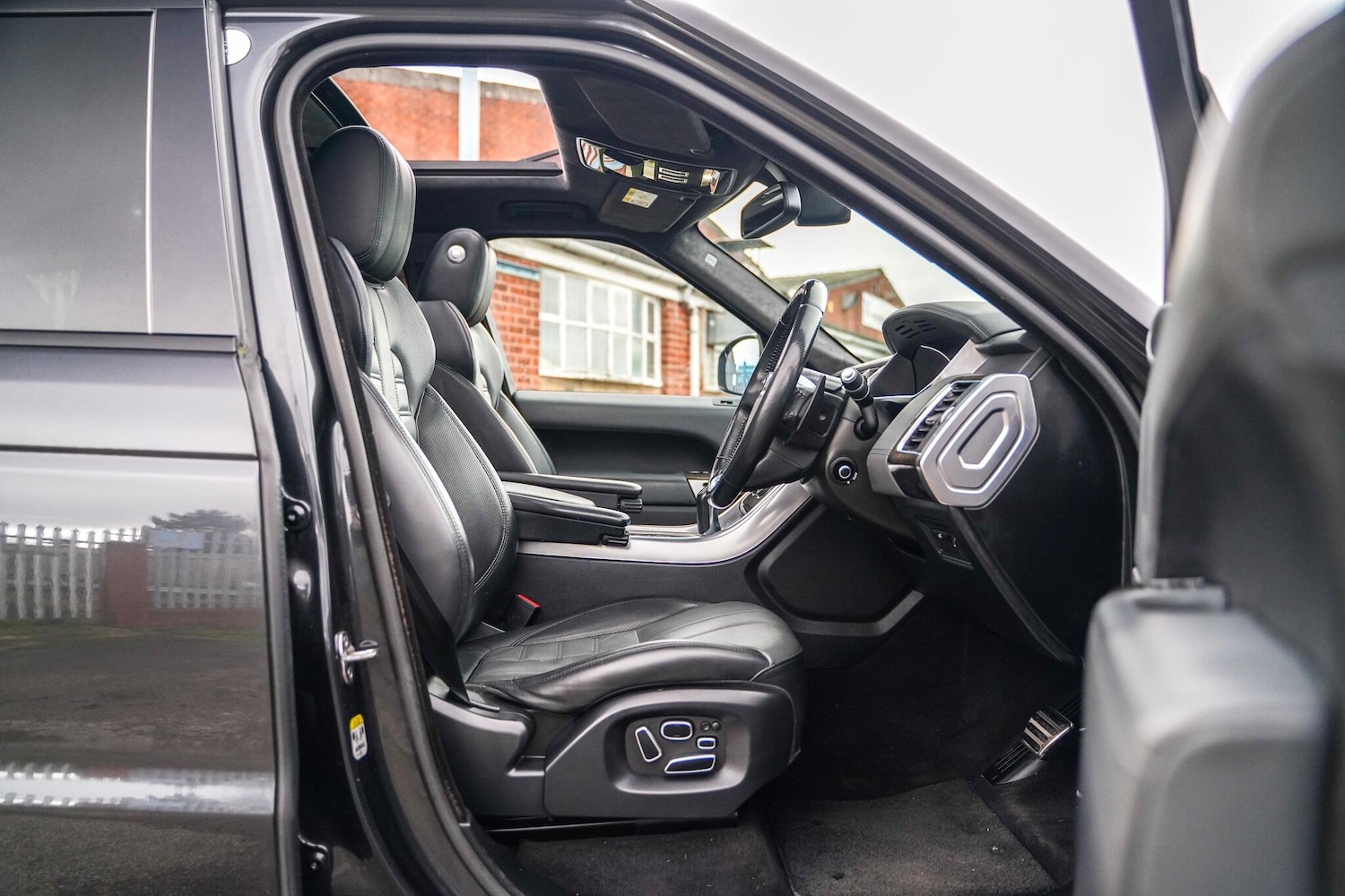 Used Land Rover Range Rover Sport 2014 for sale - 76976630: Photo 9