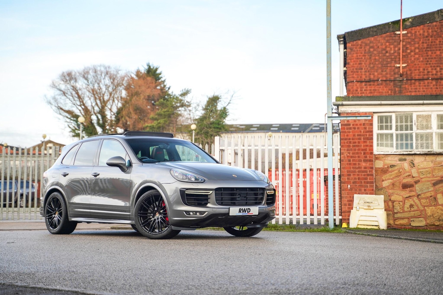 Used Porsche Cayenne for sale - 77484476: Photo 2