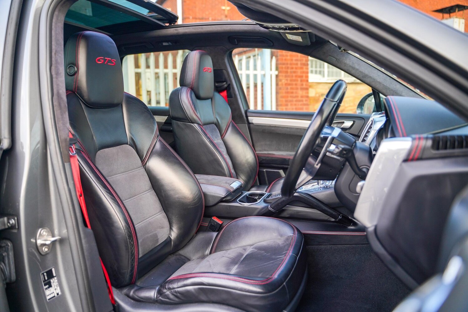 Used Porsche Cayenne for sale - 77484476: Photo 34