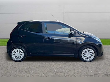 Used Toyota AYGO 2020 for sale - 75637075: Photo
