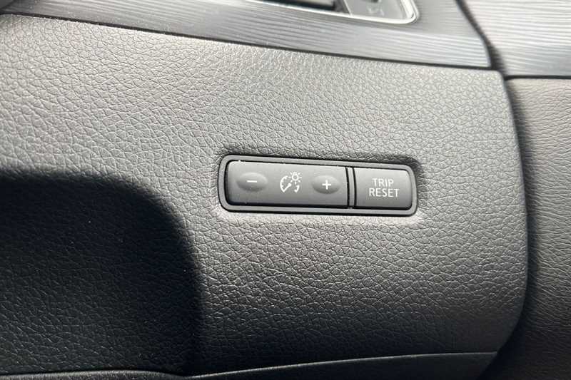 Used Nissan Pulsar 2015 for sale - 76112538: Photo 24