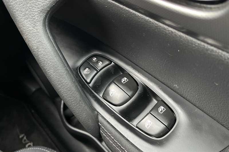 Used Nissan Qashqai 2018 for sale - 76564025: Photo 18