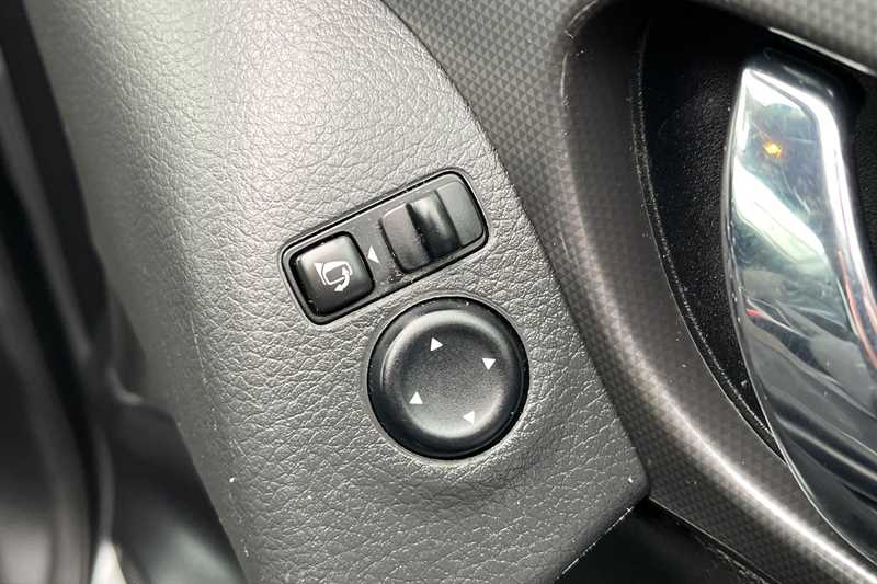 Used Nissan Qashqai 2018 for sale - 76564025: Photo 32