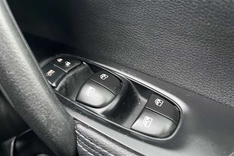 Used Nissan Qashqai for sale - 77526322: Photo 18