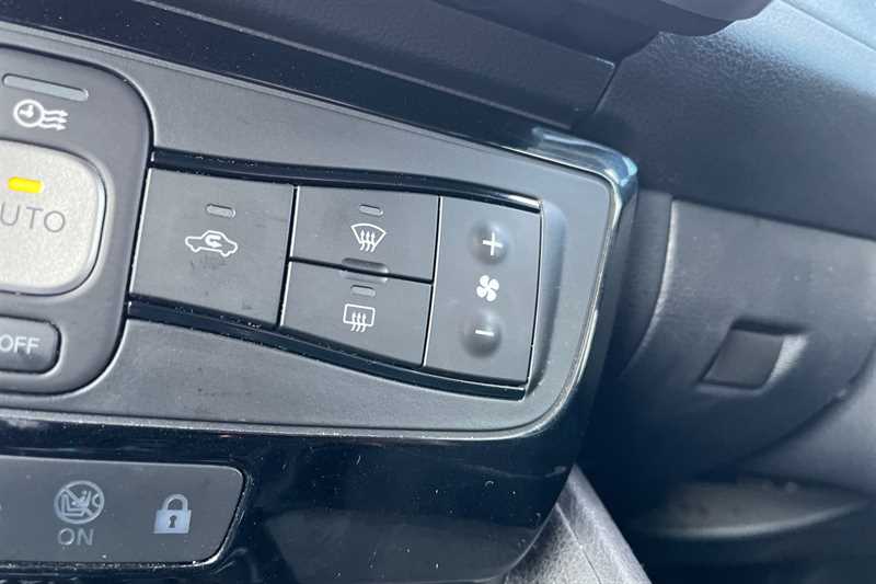 Used Nissan Leaf 2022 for sale - 77471597: Photo 32