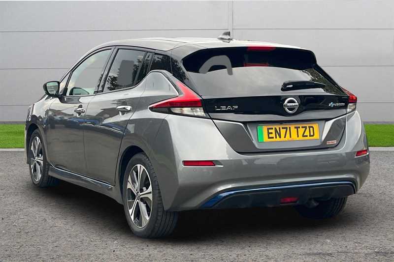 Used Nissan Leaf 2021 for sale - 76112607: Photo 2