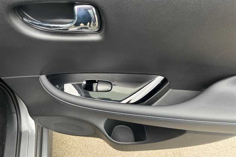Used Nissan Leaf 2021 for sale - 76112607: Photo 29