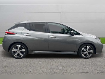 Used Nissan Leaf 2021 for sale - 76112607: Photo