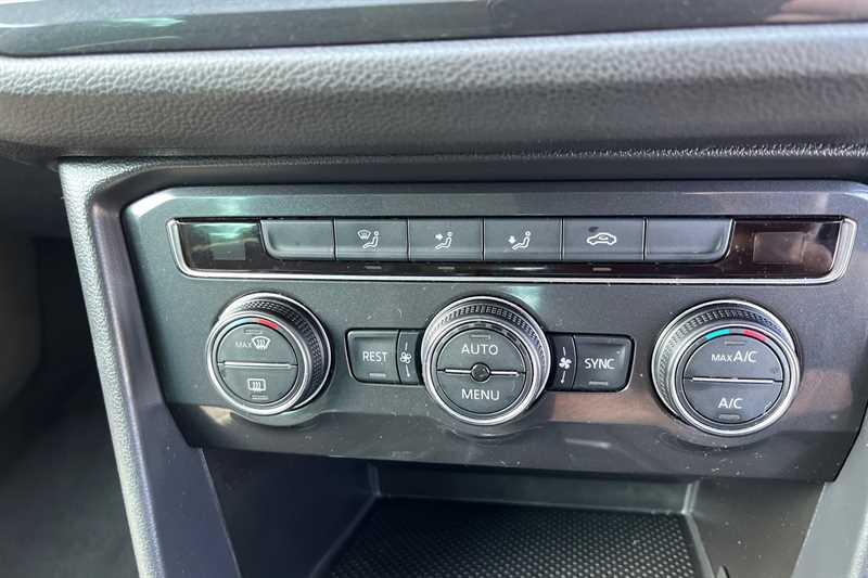 Used Volkswagen Tiguan 2018 for sale - 77031795: Photo 12