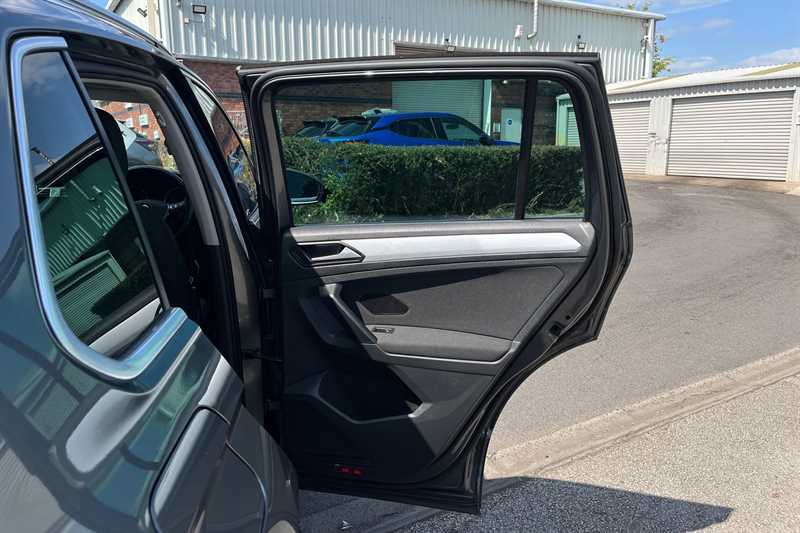 Used Volkswagen Tiguan 2018 for sale - 77031795: Photo 40