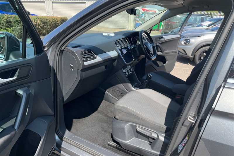 Used Volkswagen Tiguan 2018 for sale - 77031795: Photo 50