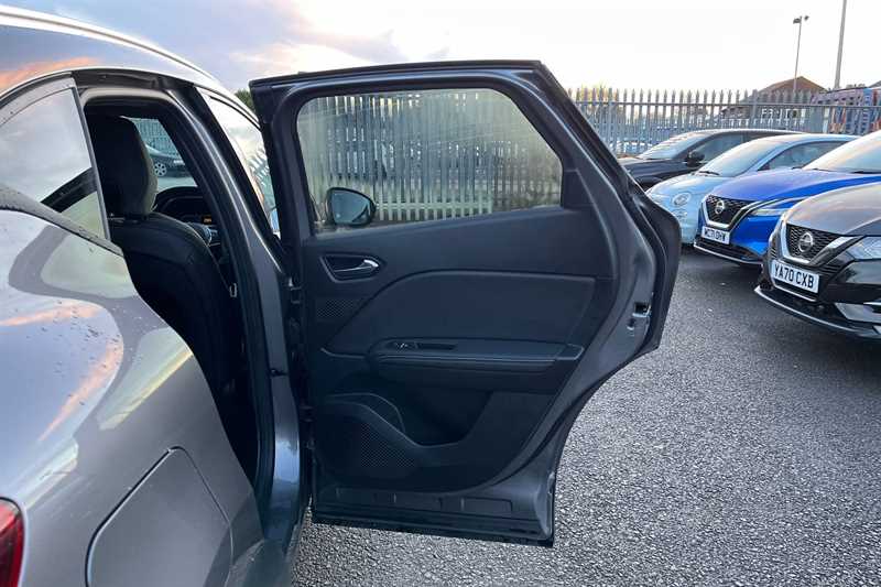 Used Renault Captur 2023 for sale - 76610028: Photo 27