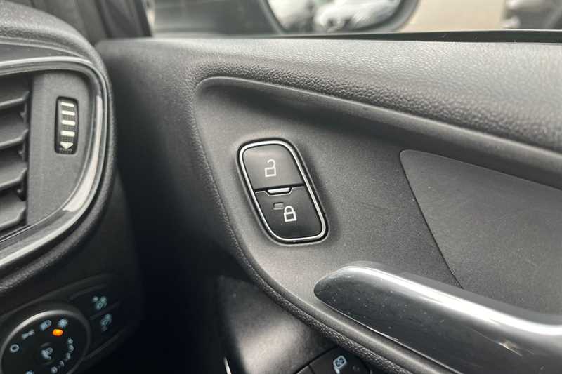 Used Ford Fiesta 2018 for sale - 76044666: Photo 34