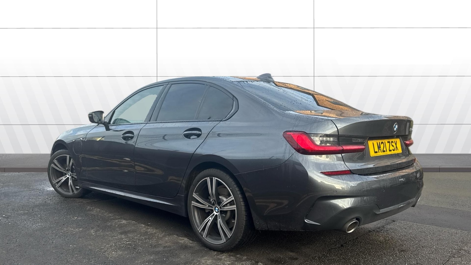 Used BMW 3 Series 2021 for sale - 76940016: Photo 2