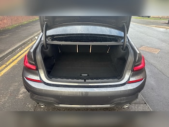 Used BMW 3 Series 2021 for sale - 76940016: Photo