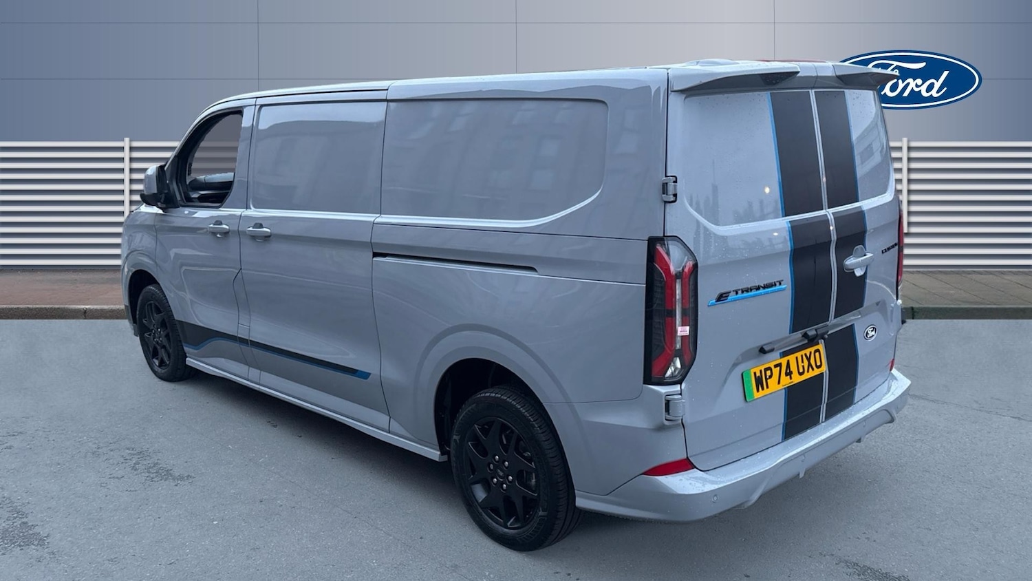 Used Ford Transit Custom 2024 for sale - 77046514: Photo 2