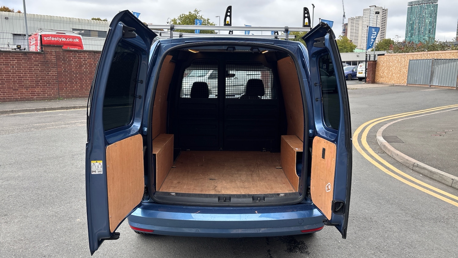 Used Volkswagen Caddy 2018 for sale - 76230843: Photo 3