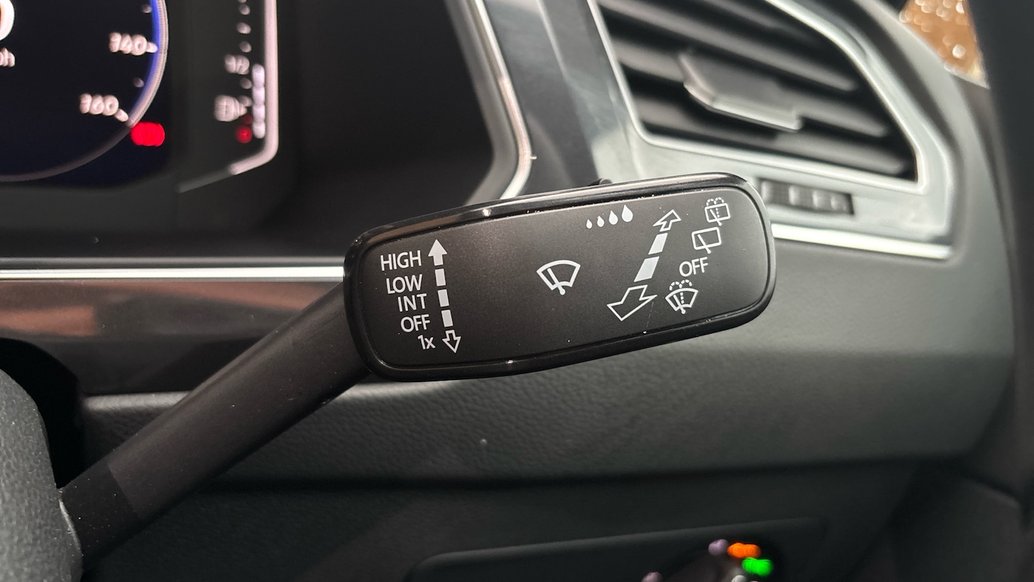 Used Volkswagen Tiguan 2023 for sale - 76541702: Photo 25