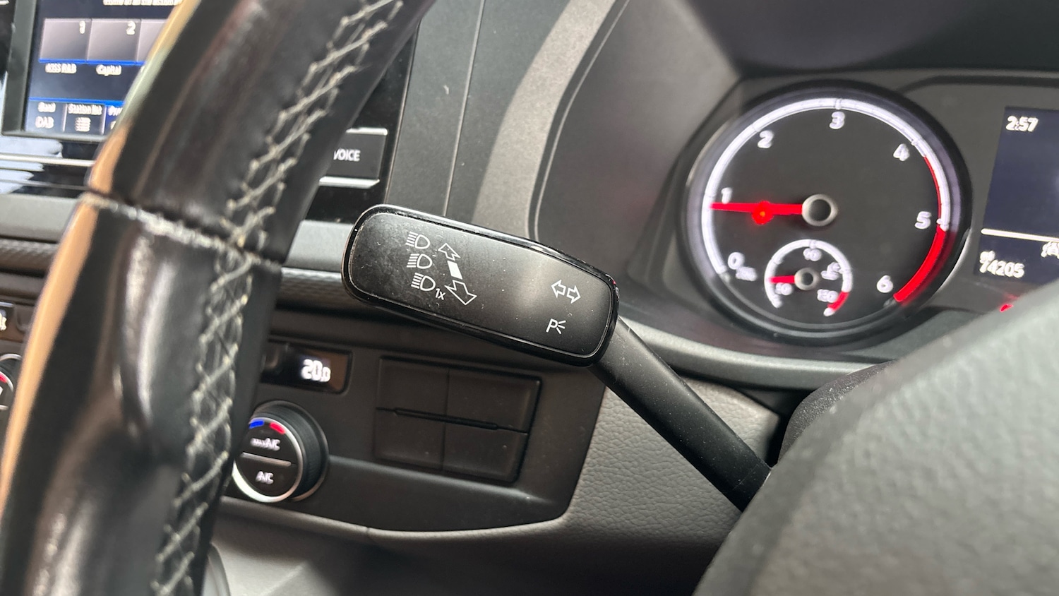 Used Volkswagen Transporter Shuttle 2020 for sale - 76830563: Photo 25